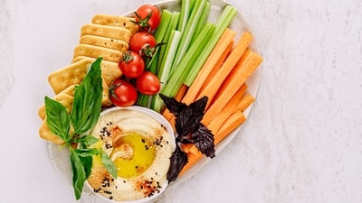 Hummus and vegetables: Hummus is a good source of protein and fibre, while vegetables provide important vitamins and minerals. This combination makes for a balanced post-workout snack. (Pexels) Hummus and vegetables: Hummus is a good source of protein and fibre, while vegetables provide important vitamins and minerals. This combination makes for a balanced post-workout snack. (Pexels)
