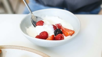 Greek yoghurt with berries: Greek yoghurt is a great source of protein, which is essential for repairing and building muscles after exercise. Berries provide antioxidants and carbohydrates to help refuel your body. (Pexels) Greek yoghurt with berries: Greek yoghurt is a great source of protein, which is essential for repairing and building muscles after exercise. Berries provide antioxidants and carbohydrates to help refuel your body. (Pexels)