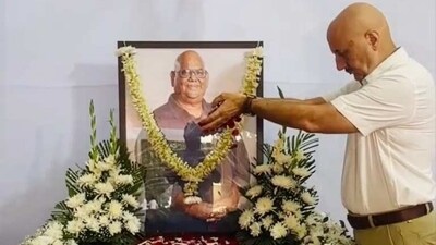 Anupam Kher shared a video with Satish Kaushik's favourite song in the background. Anupam Kher shared a video with Satish Kaushik's favourite song in the background.