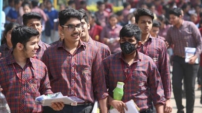 CBSE students to take pending board exams in their own schools and not in external centres (Yogendra Kumar/HT PHOTO)