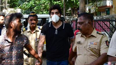 Accused Sumer Dharmesh Merchant (23) (Black T-shirt) produced before the Bhoiwada Court by Mumbai police, in the accident case that hit 58-year-old Rajalakshmi Vijay, CEO of a tech firm by his speeding car while jogging along Worli sea face early on Sunday, killing her on the spot, in Mumbai, India, on Monday, March 20, 2023. (Bhushan Koyande/HT Photo) Accused Sumer Dharmesh Merchant (23) (Black T-shirt) produced before the Bhoiwada Court by Mumbai police, in the accident case that hit 58-year-old Rajalakshmi Vijay, CEO of a tech firm by his speeding car while jogging along Worli sea face early on Sunday, killing her on the spot, in Mumbai, India, on Monday, March 20, 2023. (Bhushan Koyande/HT Photo)