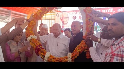 Nationalist Congress Party (NCP) chief Sharad Pawar in Karnal on Wednesday. (HT Photo) Nationalist Congress Party (NCP) chief Sharad Pawar in Karnal on Wednesday. (HT Photo)
