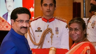 President Droupadi Murmu confers Padma Bhushan on industrialist Kumar Mangalam Birla during Padma Awards 2023 ceremony at Rashtrapati Bhawan, in New Delhi, Wednesday. (PTI)