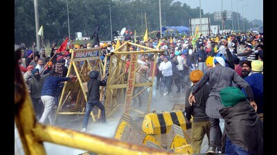 State president of the union, said that the department had even promised to constitute a committee to look into the demand of inclusion of the farm struggle in the syllabus. (HT File Photo)