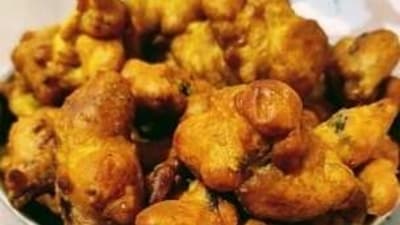 Singhare ke Pakore - Singhare or water chestnut flour is commonly used during Navratri fasts. Singhare ke pakore or water chestnut fritters are crispy and delicious snacks that can be made by mixing the flour with spices and frying the batter until golden brown.&nbsp; (Unsplash)