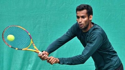 Siddharth Vishwakarma in action at the ITF $25K Men’s Open in Lucknow on Wednesday Siddharth Vishwakarma in action at the ITF $25K Men’s Open in Lucknow on Wednesday