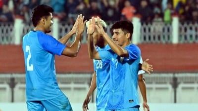 Anirudh Thapa celebrates with his teammates (AIFF)