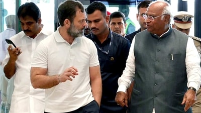 Congress President Mallikarjun Kharge and party leader Rahul Gandhi arrive at Belagavi along with party's general secretary KC Venugopal. (ANI) Congress President Mallikarjun Kharge and party leader Rahul Gandhi arrive at Belagavi along with party's general secretary KC Venugopal. (ANI)