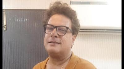Director-actor during the shoot of Ghamasaan in Lucknow. (Deep Saxena/HT) Director-actor during the shoot of Ghamasaan in Lucknow. (Deep Saxena/HT)