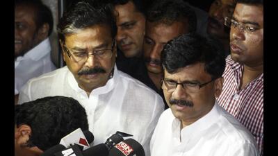 Mumbai.... Sanjay Raut, Gajanan Kirtikar and Ramdas kadam at Matoshree for meeting with uddhav thackery decide on Support to Govt on Wednesday evening in Mumbai. HT Photo by Satish Bate