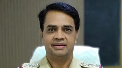 Mumbai, India - April 23, 2021: Mumbai Police Inspector Sunil Mane, arrested in the Mansukh Hiren murder case. (HT Photo) (Hindustan Times) Mumbai, India - April 23, 2021: Mumbai Police Inspector Sunil Mane, arrested in the Mansukh Hiren murder case. (HT Photo) (Hindustan Times)