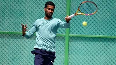 Siddharth Vishwakarma (IND) in action during his match against Arthur Weber (FRA) in ITF World Tennis Tour at Atal Bihari Vajpayee Ekana Stadium in Lucknow, Uttar Pradesh India on Thursday, March 23, 2023. (Photo by Deepak Gupta/Hindustan Times) Siddharth Vishwakarma (IND) in action during his match against Arthur Weber (FRA) in ITF World Tennis Tour at Atal Bihari Vajpayee Ekana Stadium in Lucknow, Uttar Pradesh India on Thursday, March 23, 2023. (Photo by Deepak Gupta/Hindustan Times)