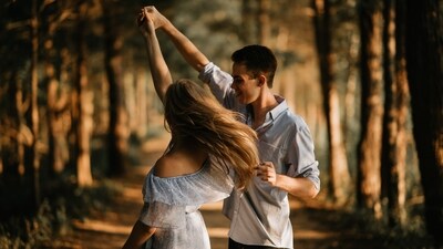 3. Shared goals and values:&nbsp;Couples who share common goals and values are more likely to have a healthy and fulfilling relationship. When both partners are committed to similar goals, they tend to work together as a team and support each other through the ups and downs of life.&nbsp; (Photo by Scott Broome on Unsplash)