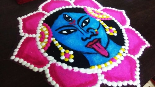 Create a rangoli pattern in honour of the goddess Kalaratri on the seventh day. (pinterest) Create a rangoli pattern in honour of the goddess Kalaratri on the seventh day. (pinterest)