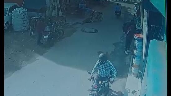 Scanning through CCTV footage from the area, Chandigarh Police spotted the duo, aged 26 and 27, visiting a hardware shop in Kajheri village the same morning. (HT)