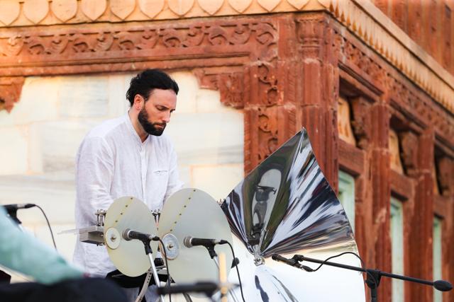 Loup Barrow on the cristal baschet at Sacred Spirit Festival 2023 (Mehrangarh Museum Trust and Bling Ping Motion Pictures) Loup Barrow on the cristal baschet at Sacred Spirit Festival 2023 (Mehrangarh Museum Trust and Bling Ping Motion Pictures)