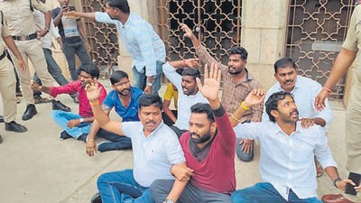 Hyderabad police prevents Osmania University students’ attempts to protest against TSPSC question paper leak. (HTphoto) Hyderabad police prevents Osmania University students’ attempts to protest against TSPSC question paper leak. (HTphoto)