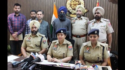 Khanna senior superintendent of police (SSP) Amneet Kondal said that several pictures and videos of Tejinder Singh had gone viral on social networking sites in which he was seen with Amritpal Singh carrying weapons, while he has no arms licence. (HT Photo) Khanna senior superintendent of police (SSP) Amneet Kondal said that several pictures and videos of Tejinder Singh had gone viral on social networking sites in which he was seen with Amritpal Singh carrying weapons, while he has no arms licence. (HT Photo)