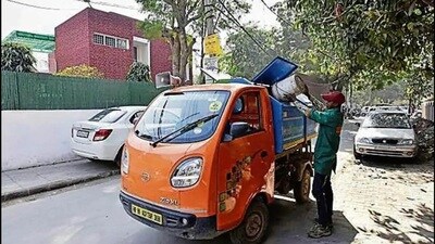 Lucknow Municipal Corporation again tasks Ecogreen with home garbage collection (File photo)