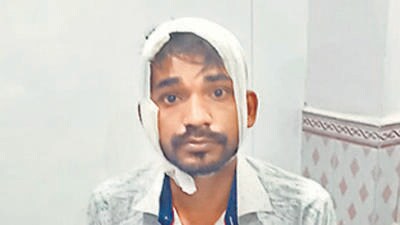 The woman’s boyfriend on Friday said that he could not bear seeing his girlfriend being raped by the two, “I just picked up a bottle near me and smashed it on the head of one of the accused. As he started bleeding, the other accused came for his help. I saw a chance and quickly told my girlfriend to save herself and run away,” said the man who added, “I just wanted her safety first.” (HT Photo) The woman’s boyfriend on Friday said that he could not bear seeing his girlfriend being raped by the two, “I just picked up a bottle near me and smashed it on the head of one of the accused. As he started bleeding, the other accused came for his help. I saw a chance and quickly told my girlfriend to save herself and run away,” said the man who added, “I just wanted her safety first.” (HT Photo)