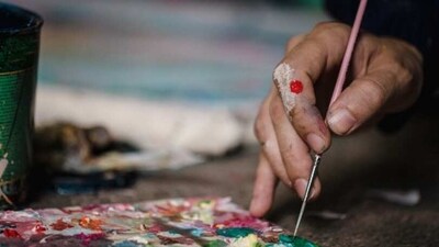 Painting is a therapeutic artform. From pil pastels to pil painting, painting of various types help in calming the mind and expressing our emotions on paper with colours. Here are a few tips on how to ace gouache painting. (Unsplash) Painting is a therapeutic artform. From pil pastels to pil painting, painting of various types help in calming the mind and expressing our emotions on paper with colours. Here are a few tips on how to ace gouache painting. (Unsplash)