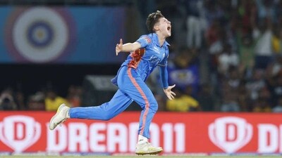 Issy Wong is the first player to take a hat-trick in the WPL (BCCI) Issy Wong is the first player to take a hat-trick in the WPL (BCCI)