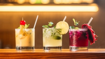 Summer is the season of sunshine, warm weather, and outdoor adventures, and what better way to enjoy it than with a refreshing cocktail in hand? From classic margaritas to fruity sangrias, there's no shortage of delicious drinks to quench your thirst and cool you down during the hot summer months. In this listicle, we've curated six must-try summer cocktails that are perfect for sipping on a patio, at the beach, or by the pool. (Unsplash) Summer is the season of sunshine, warm weather, and outdoor adventures, and what better way to enjoy it than with a refreshing cocktail in hand? From classic margaritas to fruity sangrias, there's no shortage of delicious drinks to quench your thirst and cool you down during the hot summer months. In this listicle, we've curated six must-try summer cocktails that are perfect for sipping on a patio, at the beach, or by the pool. (Unsplash)