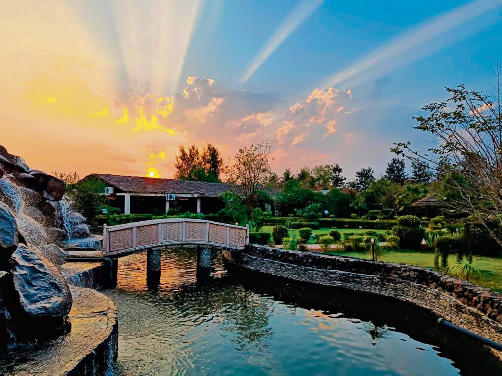 Astroport is located minutes away from the Sariska Tiger Reserve in Rajasthan. There are no large towns nearby, so light pollution is fairly low. Astroport is located minutes away from the Sariska Tiger Reserve in Rajasthan. There are no large towns nearby, so light pollution is fairly low.