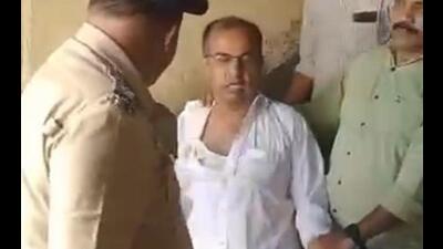 Gala, a resident of Parvati Mansion building at Dadasaheb Bhadkamkar Marg, Grant Road East, allegedly stabbed his immediate neighbours Jayendrabhai Mestry, 77, his wife Illa, 72, Snehal Brahmbhatt, 42, her daughter Jeniel, 18 and a domestic help, Prakash Waghmare, 55. (HT PHOTO) Gala, a resident of Parvati Mansion building at Dadasaheb Bhadkamkar Marg, Grant Road East, allegedly stabbed his immediate neighbours Jayendrabhai Mestry, 77, his wife Illa, 72, Snehal Brahmbhatt, 42, her daughter Jeniel, 18 and a domestic help, Prakash Waghmare, 55. (HT PHOTO)