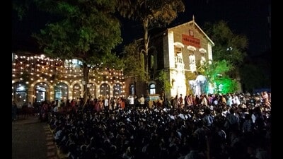 Navin Marathi Shala building lit up as it completed centenary on Saturday. (Ravindra Joshi/HT PHOTO) Navin Marathi Shala building lit up as it completed centenary on Saturday. (Ravindra Joshi/HT PHOTO)