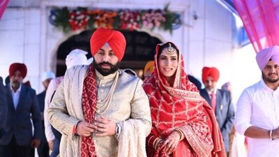 Punjab minister Harjot Bains tied knot with IPS officer Jyoti Yadav according to Sikh rituals at Bibhor Sahib gurudwara near Nangal. (@arsh_kaur7/ Twitter )