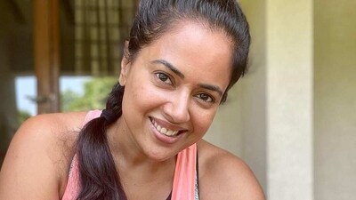 Sameera Reddy is a strong advocate for self-love and body positivity. In one of her Instagram posts, the actor spoke about body positivity and wrote, "Dear Stretch marks, I used to to fear you ,hate you ,be embarrassed by you but the day I embraced you ,wore you as my armour and loved you as my tiger stripes.. I felt more powerful than ever🔥 this fitness Friday as I go on this journey of making 2021 my year to dedicate to a healthy body I also want to celebrate the scars that come in the process." (Instagram/@reddysameera) Sameera Reddy is a strong advocate for self-love and body positivity. In one of her Instagram posts, the actor spoke about body positivity and wrote, "Dear Stretch marks, I used to to fear you ,hate you ,be embarrassed by you but the day I embraced you ,wore you as my armour and loved you as my tiger stripes.. I felt more powerful than ever🔥 this fitness Friday as I go on this journey of making 2021 my year to dedicate to a healthy body I also want to celebrate the scars that come in the process." (Instagram/@reddysameera)
