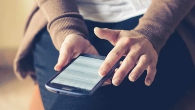 It's easy to fall into bad habits that can seriously diminish productivity. Whether it's constantly checking your phone or taking too many breaks, these habits can slowly chip away at your focus and leave you feeling unproductive. Here are five daily habits that can ruin your productivity. (Pexels) It's easy to fall into bad habits that can seriously diminish productivity. Whether it's constantly checking your phone or taking too many breaks, these habits can slowly chip away at your focus and leave you feeling unproductive. Here are five daily habits that can ruin your productivity. (Pexels)