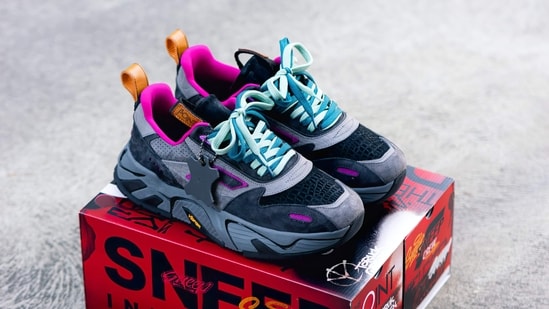 Use a shower cap to cover shoes: If you need to pack dirty shoes, use a shower cap to cover them. This will keep your clothes clean and prevent your shoes from getting damaged.&nbsp;(Pexels)