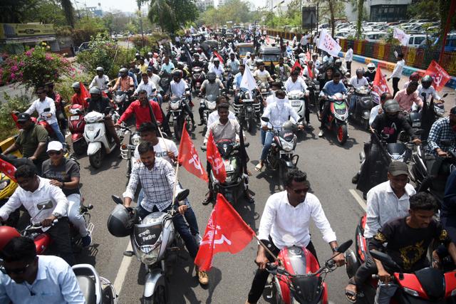 Hundreds of Project Affected People (PAP) took part in Vehicle protest rally against CIDCO over various pending issues related on upcoming Navi Mumbai International Airport at CIDCO Bhavan CBD in Navi Mumbai, India, on Thursday, March 23, 2023. (Bachchan Kumar/ HT PHOTO) Hundreds of Project Affected People (PAP) took part in Vehicle protest rally against CIDCO over various pending issues related on upcoming Navi Mumbai International Airport at CIDCO Bhavan CBD in Navi Mumbai, India, on Thursday, March 23, 2023. (Bachchan Kumar/ HT PHOTO)