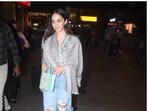 Kiara Advani's casual airport look is all about comfy flying Kiara Advani's casual airport look is all about comfy flying