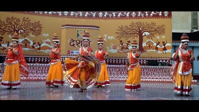 A dance performance underway at folk fest ‘Deshaj’. (DEEPAK GUPTA/HT PHOTO)
