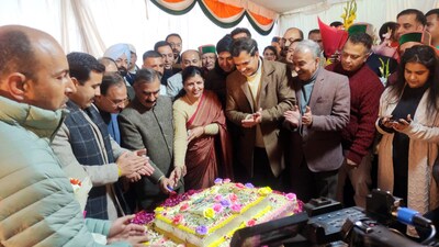 Himachal Pradesh CM Sukhvinder Singh Sukhu celebrates his 59th birthday, in Shimla on Sunday. (ANI) Himachal Pradesh CM Sukhvinder Singh Sukhu celebrates his 59th birthday, in Shimla on Sunday. (ANI)