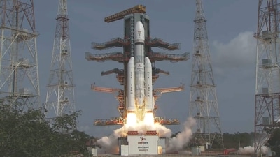 ISRO's LVM3 carrying 36 satellites lifts off from the Satish Dhawan Space Station, in Sriharikota, Sunday, March 26, 2023. (PTI) ISRO's LVM3 carrying 36 satellites lifts off from the Satish Dhawan Space Station, in Sriharikota, Sunday, March 26, 2023. (PTI)