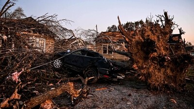 According to Nicholas Price, a meteorologist with the National Weather Service in Jackson, Mississippi, the tornado stayed on the ground for about an hour and cut a path of destruction some 170 miles (274 km) long. (AFP) According to Nicholas Price, a meteorologist with the National Weather Service in Jackson, Mississippi, the tornado stayed on the ground for about an hour and cut a path of destruction some 170 miles (274 km) long. (AFP)