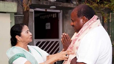 West Bengal CM Mamata Banerjee to campaign for JD(S) in Karnataka West Bengal CM Mamata Banerjee to campaign for JD(S) in Karnataka