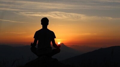 4. Meditate or practice mindfulness: Taking a few minutes to meditate or practice mindfulness can help you start your day with a clear mind.&nbsp; (Unsplash)
