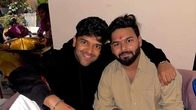 Guru Randhawa posted a picture with Rishabh Pant on his Instagram. Guru Randhawa posted a picture with Rishabh Pant on his Instagram.