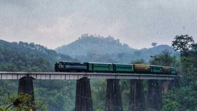 Kangra Valley Railway: This narrow-gauge train runs between Pathankot and Joginder Nagar, passing through the beautiful Kangra Valley and offering stunning views of the Dhauladhar Range of the Himalayas. (Pinterest) Kangra Valley Railway: This narrow-gauge train runs between Pathankot and Joginder Nagar, passing through the beautiful Kangra Valley and offering stunning views of the Dhauladhar Range of the Himalayas. (Pinterest)