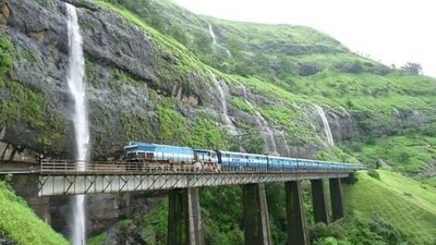 Mandovi Express: This train runs between Mumbai and Goa, passing through the picturesque Western Ghats and offering stunning views of the Himalayas. (Pinterest) Mandovi Express: This train runs between Mumbai and Goa, passing through the picturesque Western Ghats and offering stunning views of the Himalayas. (Pinterest)