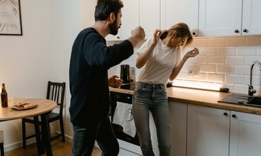Decoding trauma bond relationships: Signs and cyclical patterns (Photo by MART PRODUCTION on Pexels) Decoding trauma bond relationships: Signs and cyclical patterns (Photo by MART PRODUCTION on Pexels)