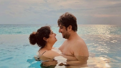 Anshula Kapoor and Rohan Thakkar are in a relationship. Anshula Kapoor and Rohan Thakkar are in a relationship.