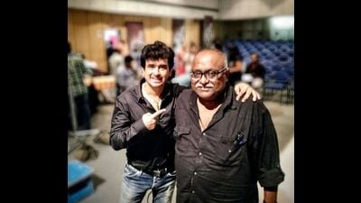 Dr Palash Sen with Pradeep Sarkar (Photo: Instagram)