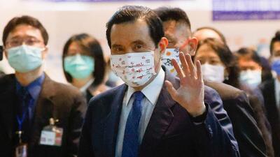 Former Taiwan President Ma Ying-jeou waves to the media at the airport before departing on a visit to China, as for the first time a former or current Taiwanese leader will be visiting since the defeated Republic of China government fled to the island in 1949, in Taoyuan, Taiwan March 27, 2023. (REUTERS) Former Taiwan President Ma Ying-jeou waves to the media at the airport before departing on a visit to China, as for the first time a former or current Taiwanese leader will be visiting since the defeated Republic of China government fled to the island in 1949, in Taoyuan, Taiwan March 27, 2023. (REUTERS)