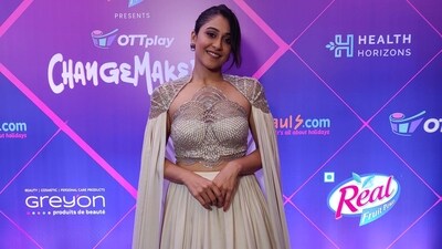 All eyes were on Regina Cassandra as she walked the red carpet in a silver-grey embellished strapless bralette and skirt set beautified with a long cape. (HT Photo) All eyes were on Regina Cassandra as she walked the red carpet in a silver-grey embellished strapless bralette and skirt set beautified with a long cape. (HT Photo)